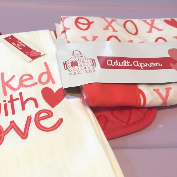 ❤️Super Cute Adult Apron, Potholder & Dish Towel set❤️❤️NWT - Picture 4 of 4